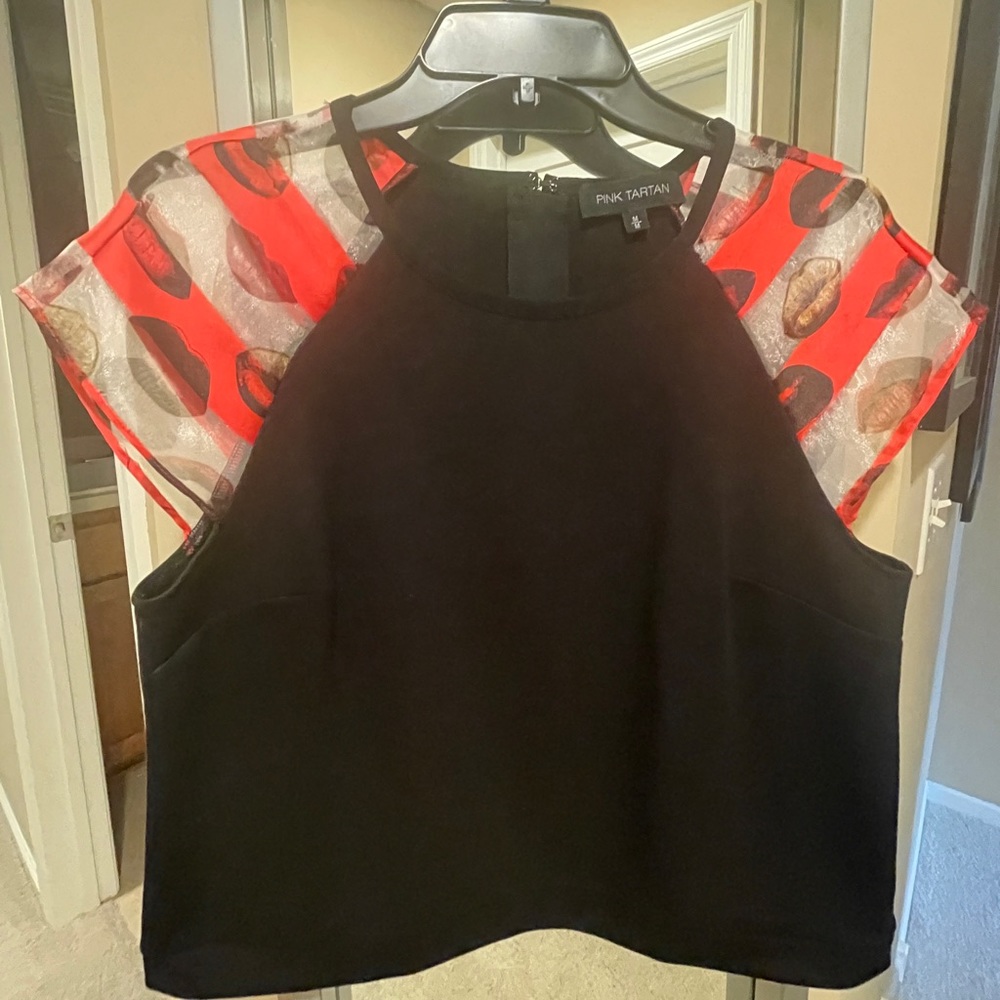 👄 Cropped scuba fabric top